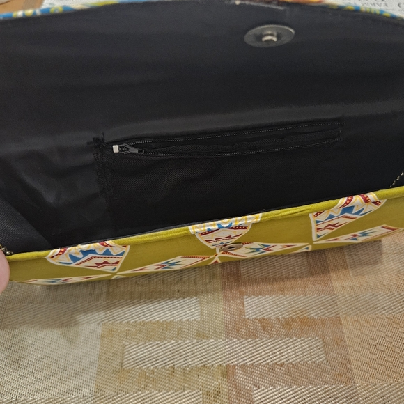 Purse - Picture 2 of 4